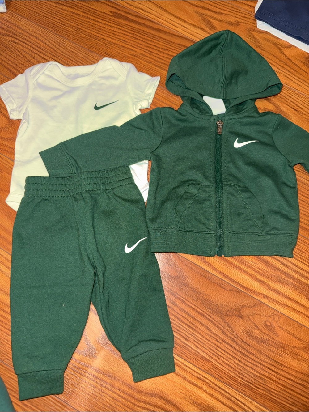 Nike Kids 3-Piece Green & White Hoodie Set